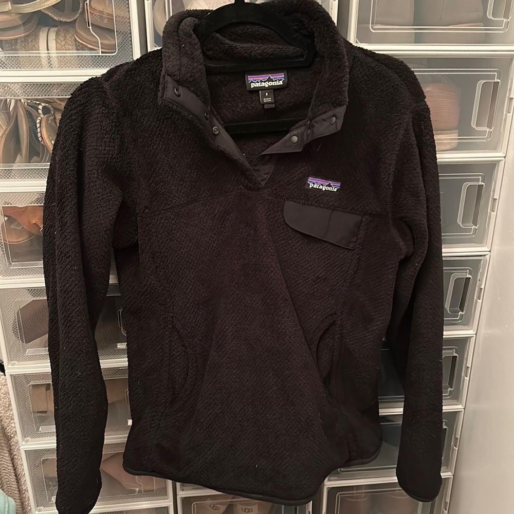 Patagonia black fleece pullover